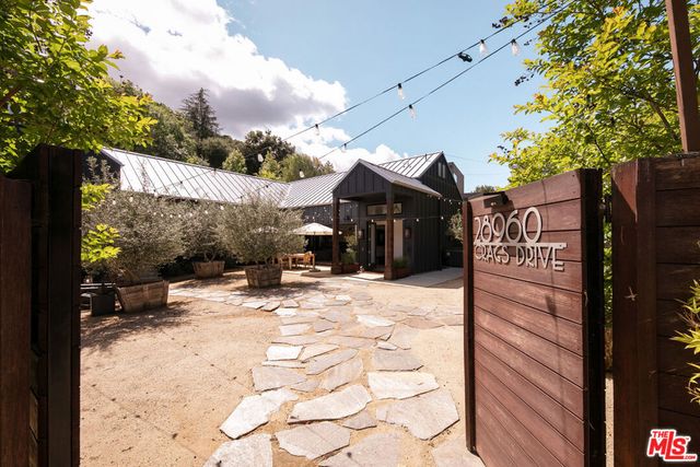 28960 Crags Drive, Agoura Hills, CA 91301