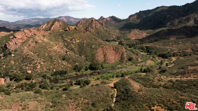 28960 Crags Drive, Agoura Hills, CA 91301