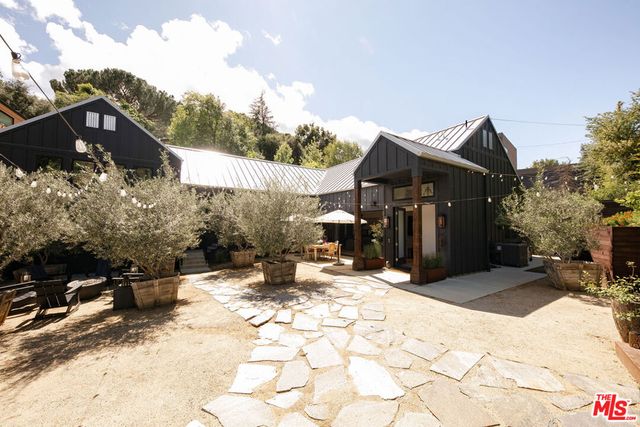 28960 Crags Drive, Agoura Hills, CA 91301