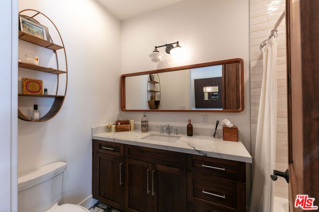 Image 39 of property listing at 28960 Crags Drive, Agoura Hills, CA 91301