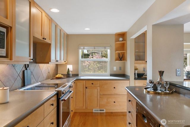 4200 SW Atlantic Street, Seattle, WA 98116