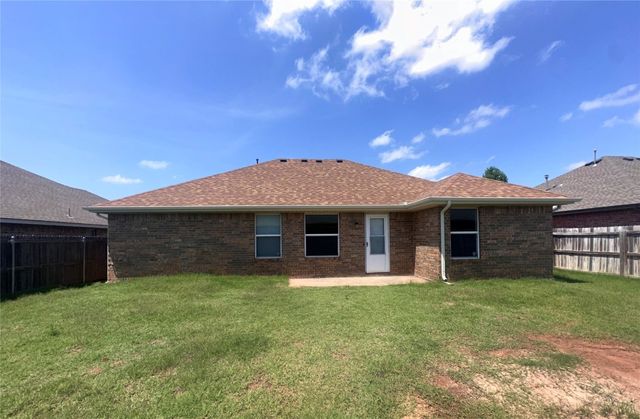 536 E Juniper Lane, Mustang, OK 73064