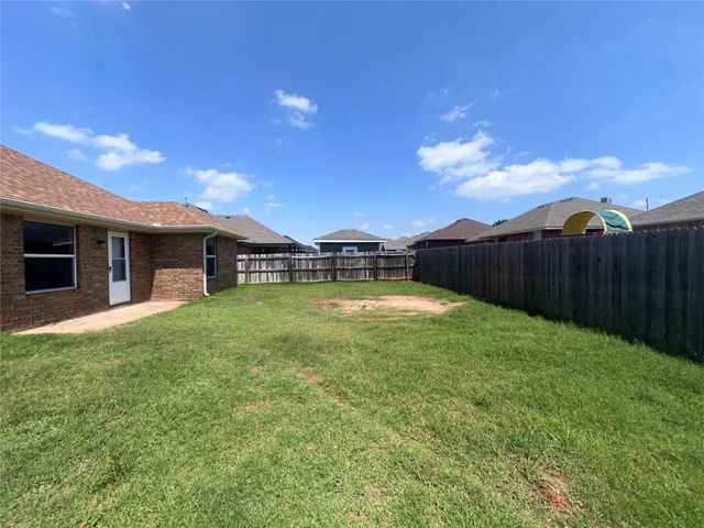536 E Juniper Lane, Mustang, OK 73064