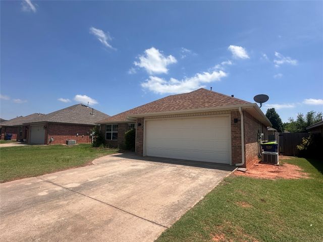 536 E Juniper Lane, Mustang, OK 73064