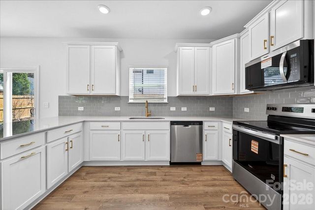 2032 Mandarin Boulevard, Charlotte, NC 28205