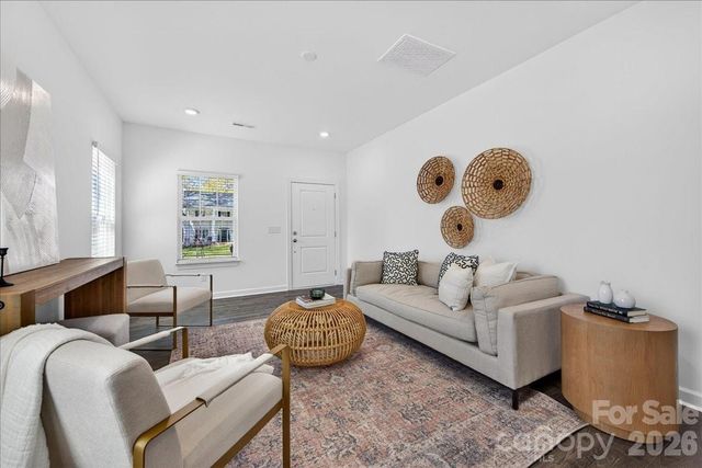 2032 Mandarin Boulevard, Charlotte, NC 28205