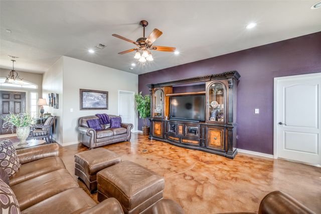 2751 Mitchell Road, Krum, TX 76249