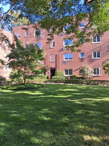 30 Saint Paul St 5, Brookline, MA 02446