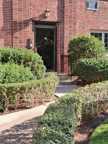 30 Saint Paul St 5, Brookline, MA 02446