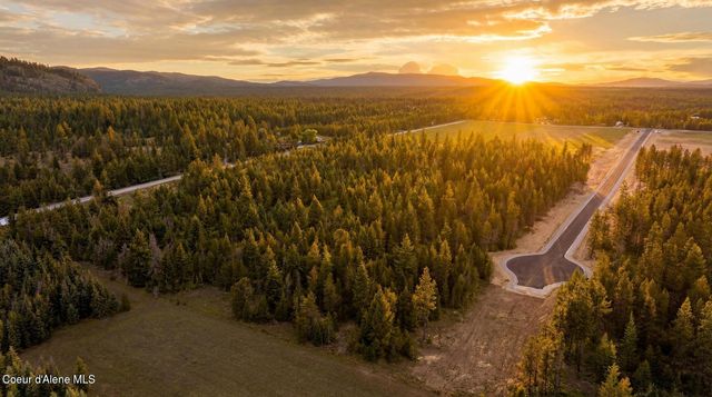 3 Ellington Ct, Athol, ID 83801