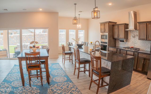 673 La Entrada Circle, Sunland Park, NM 88063