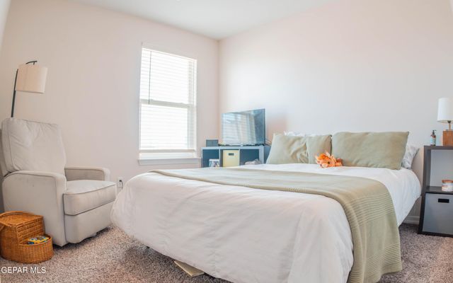 673 La Entrada Circle, Sunland Park, NM 88063