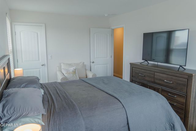673 La Entrada Circle, Sunland Park, NM 88063