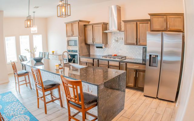 673 La Entrada Circle, Sunland Park, NM 88063