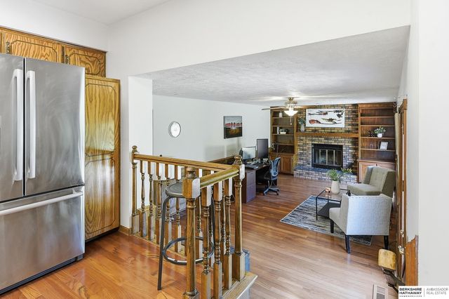 504 Winchester Circle, Papillion, NE 68046