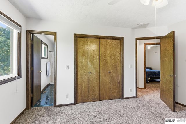 504 Winchester Circle, Papillion, NE 68046