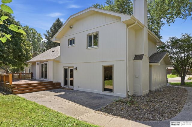 504 Winchester Circle, Papillion, NE 68046