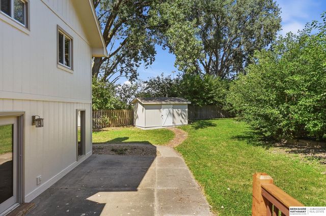 504 Winchester Circle, Papillion, NE 68046