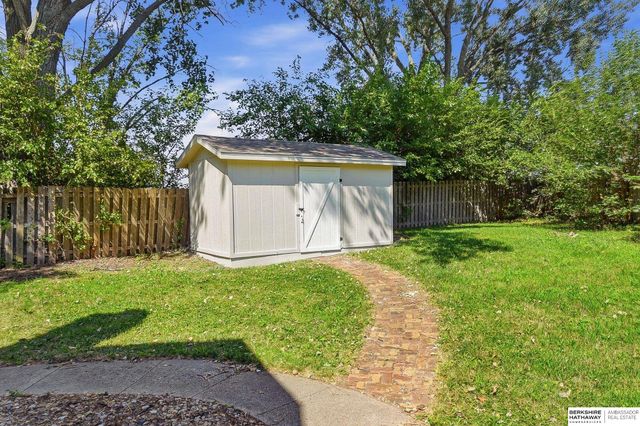 504 Winchester Circle, Papillion, NE 68046