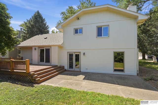 504 Winchester Circle, Papillion, NE 68046