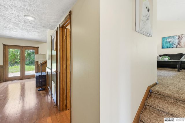 504 Winchester Circle, Papillion, NE 68046