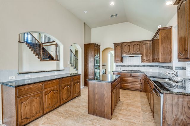 7311 Padilla, Grand Prairie, TX 75054