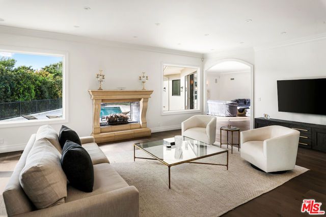 1845 Loma Vista Drive, Beverly Hills, CA 90210