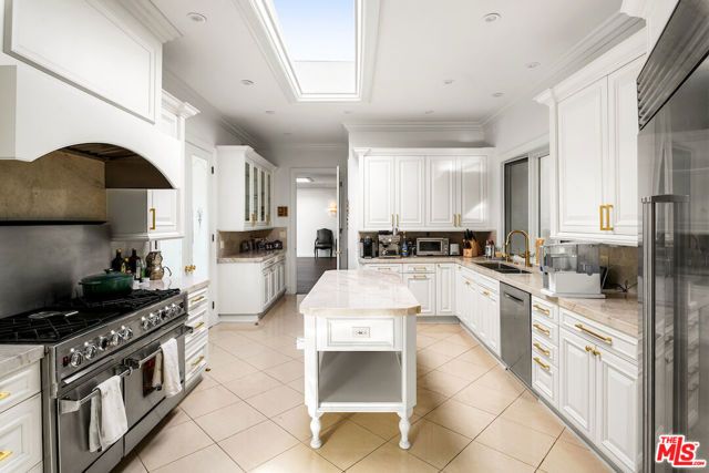 1845 Loma Vista Drive, Beverly Hills, CA 90210