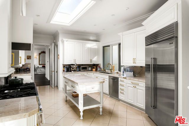 1845 Loma Vista Drive, Beverly Hills, CA 90210