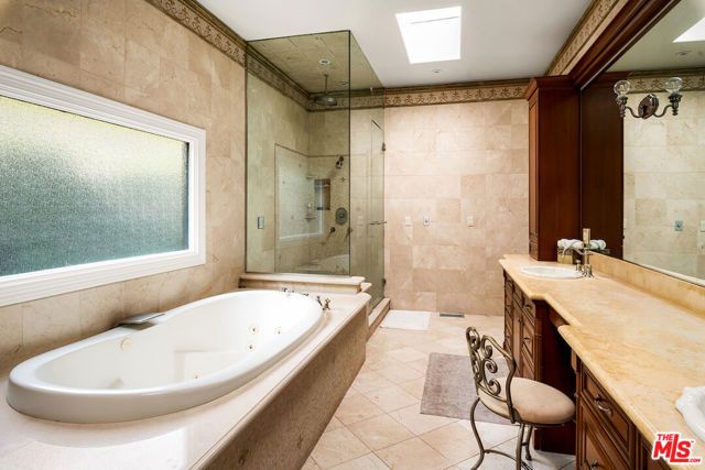 1845 Loma Vista Drive, Beverly Hills, CA 90210