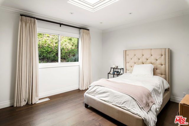 1845 Loma Vista Drive, Beverly Hills, CA 90210