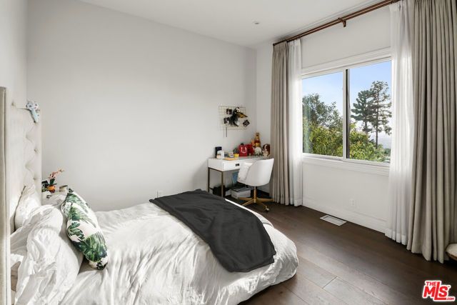 1845 Loma Vista Drive, Beverly Hills, CA 90210