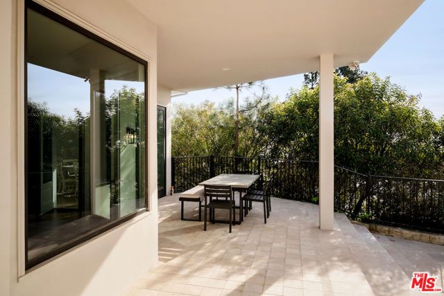 1845 Loma Vista Drive, Beverly Hills, CA 90210