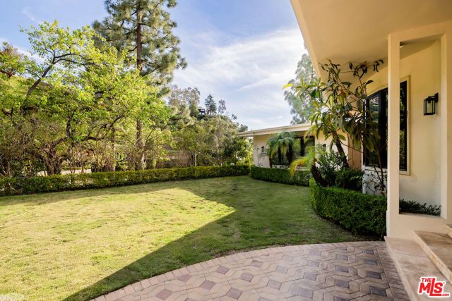 1845 Loma Vista Drive, Beverly Hills, CA 90210