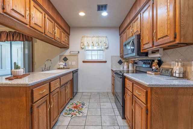 1109 W Washington Circle, Tecumseh, OK 74873