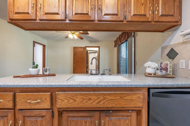 1109 W Washington Circle, Tecumseh, OK 74873