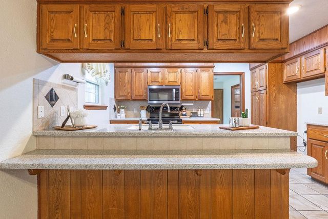 1109 W Washington Circle, Tecumseh, OK 74873
