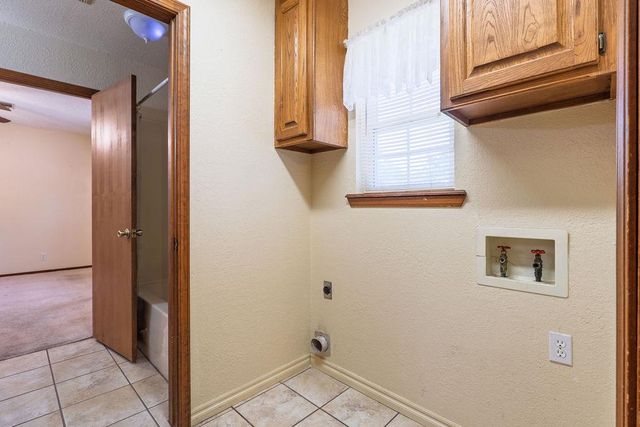 1109 W Washington Circle, Tecumseh, OK 74873