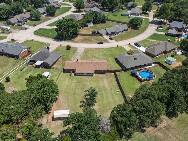 1109 W Washington Circle, Tecumseh, OK 74873