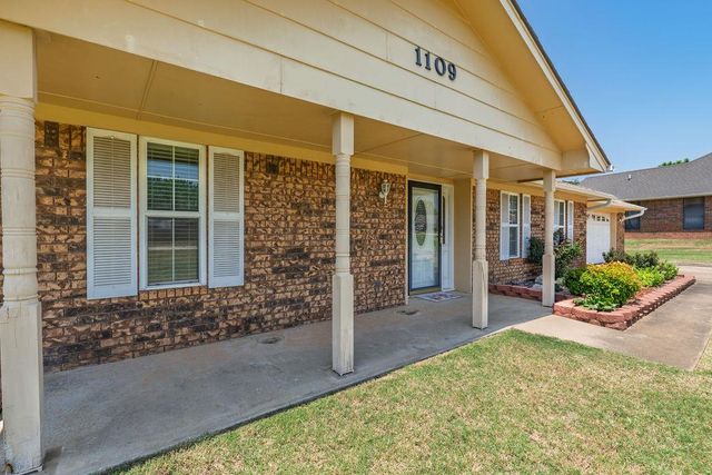 1109 W Washington Circle, Tecumseh, OK 74873