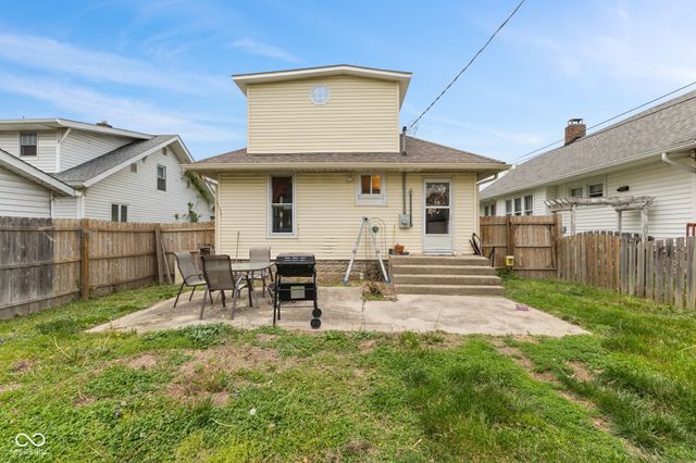 125 W Harrison Street, Mooresville, IN 46158