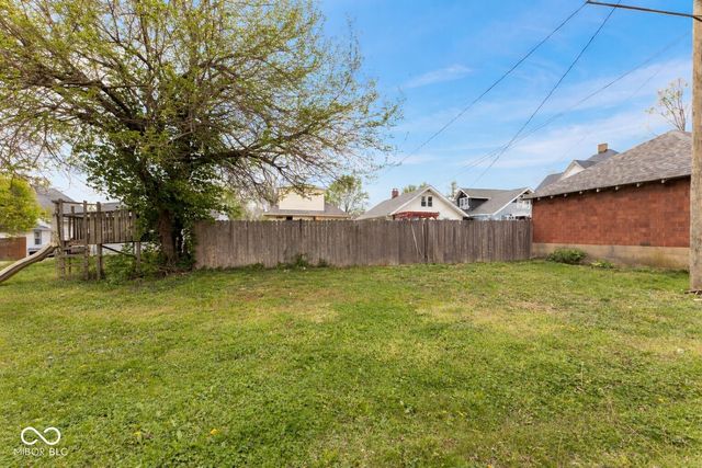 125 W Harrison Street, Mooresville, IN 46158