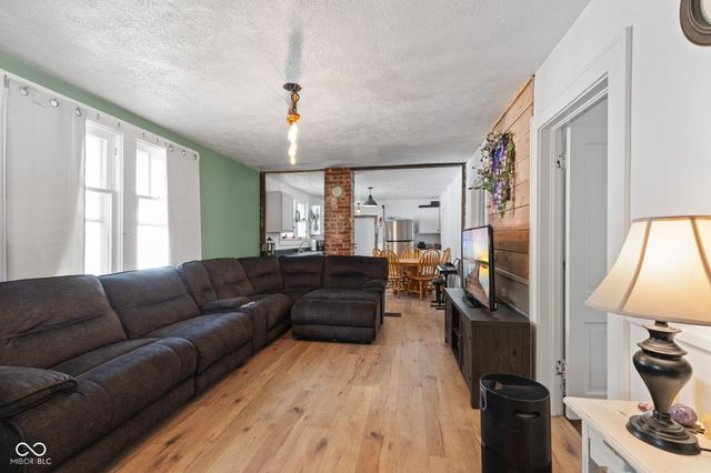 125 W Harrison Street, Mooresville, IN 46158