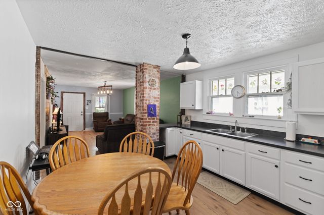 125 W Harrison Street, Mooresville, IN 46158