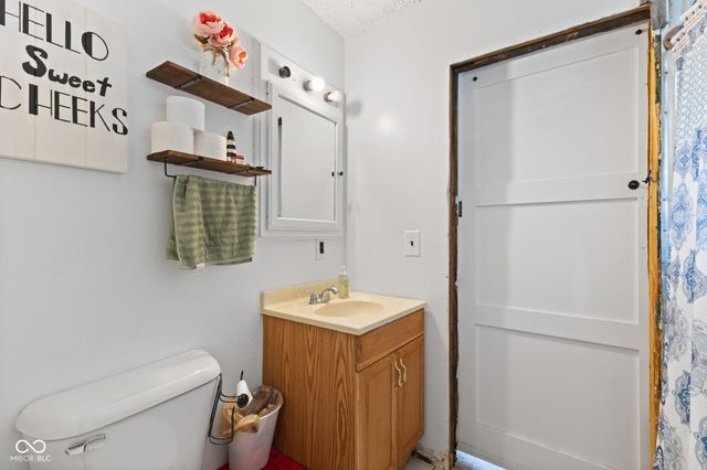 125 W Harrison Street, Mooresville, IN 46158