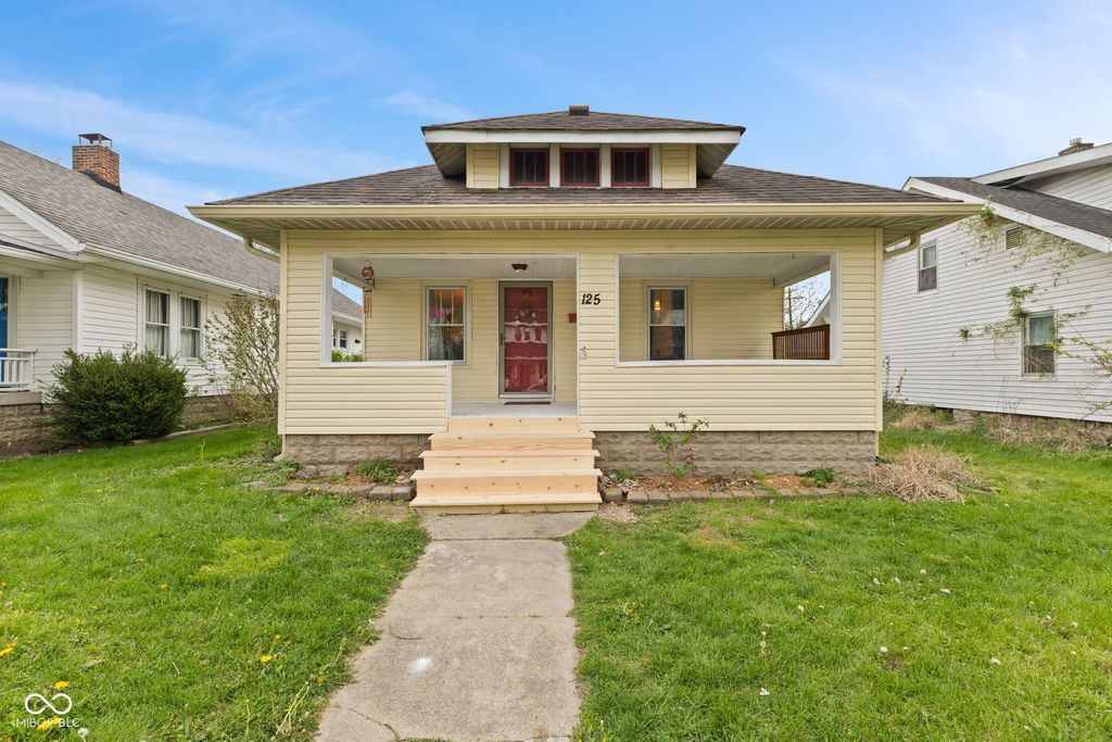 125 W Harrison Street, Mooresville, IN 46158