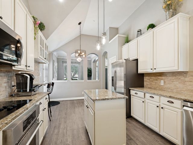 438 Southridge Way, Irving, TX 75063