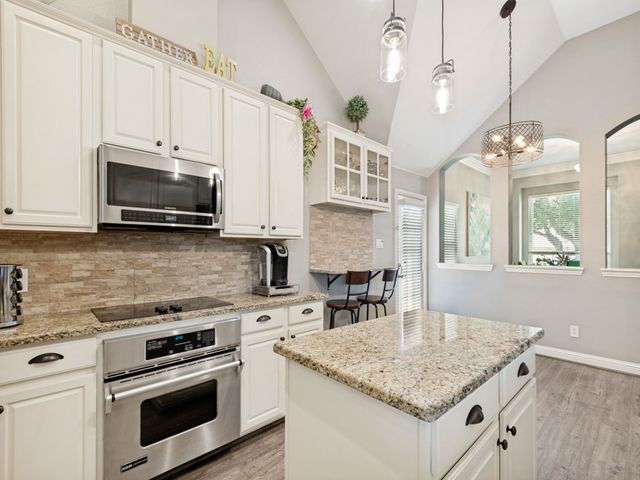 438 Southridge Way, Irving, TX 75063