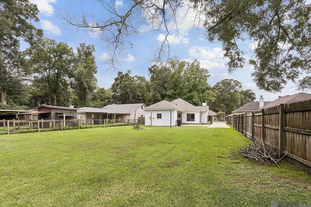 10764 Holly Hock Dr, Greenwell Springs, LA 70739