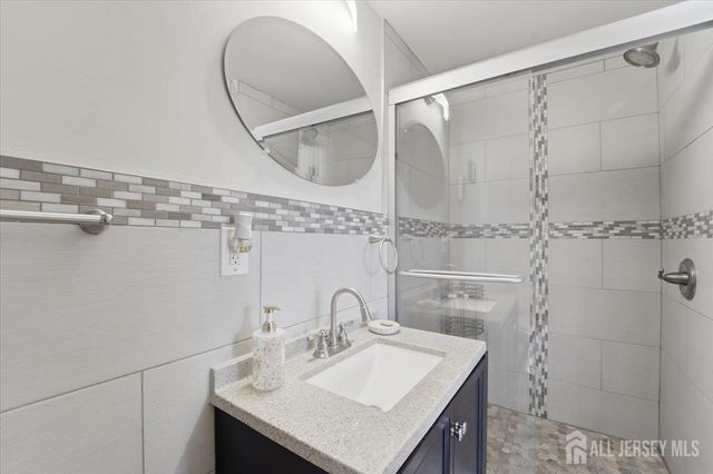 69 Morris Avenue, Piscataway, NJ 08854